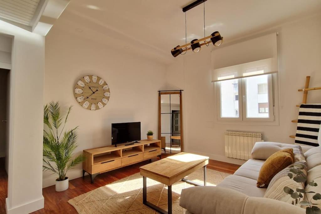 Apartment Cozy In The Center By Aloha *